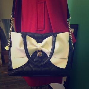 White Bow Quilted leather handbag purse